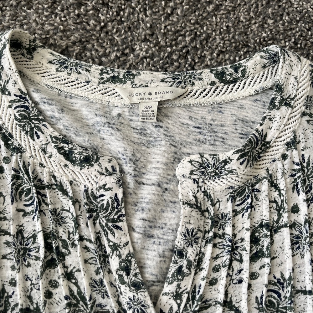 Lucky Brand Green & Cream Floral Split-Neck Tunic Size S - Picture 7 of 8